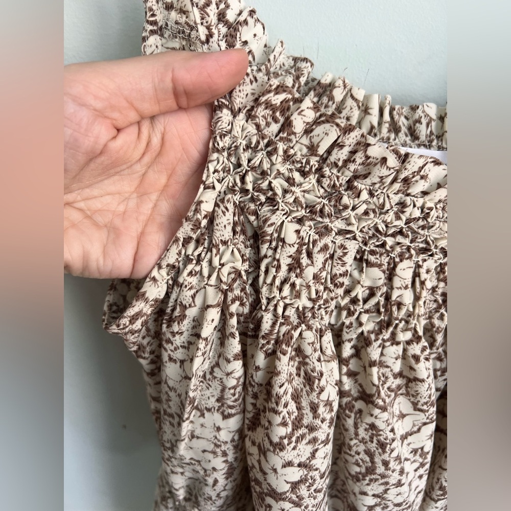 NWOT!!! Carly Jean Los Angeles Floral Smocked Dress Sz. Medium - Picture 5 of 10